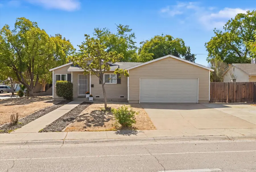5524 53rd Avenue, Sacramento, CA 95823 - #2