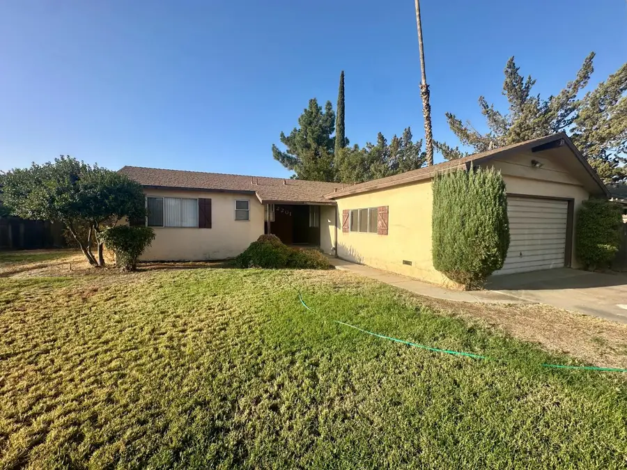 2201 Philip Avenue, Corcoran, CA 93212 - #2