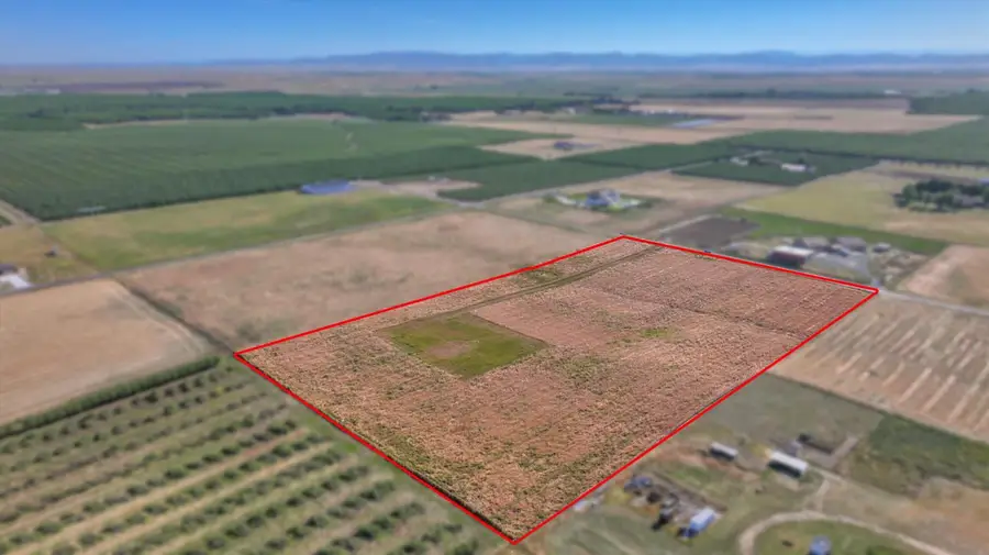 8665 La Castella, Escalon, CA 95320 - #2