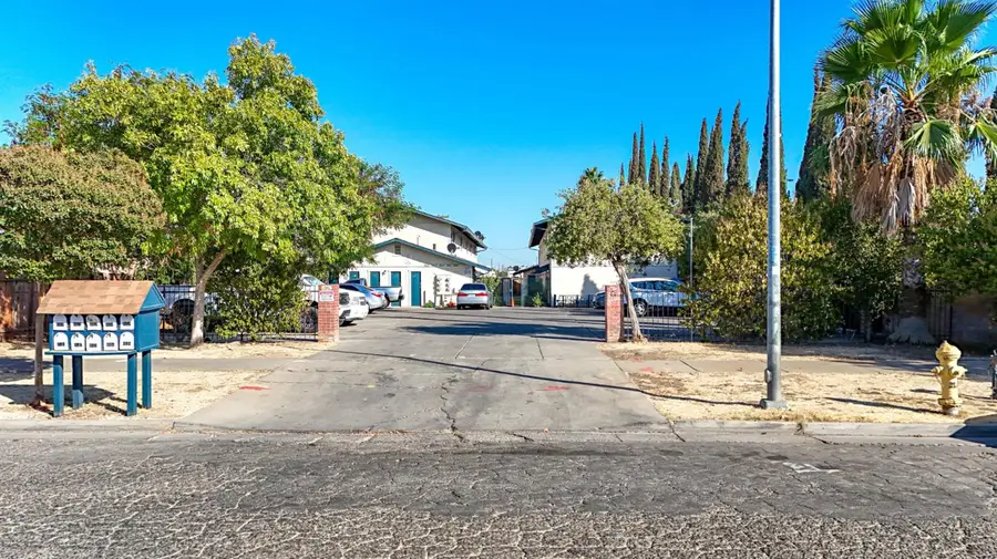 940 K Street, Merced, CA 95341 - #2