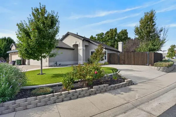 8825 Alder Grove Place, Elk Grove, CA 95624