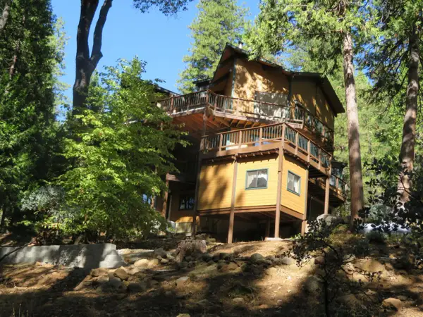 3281 Mountain Lake Drive, Pollock Pines, CA 95726