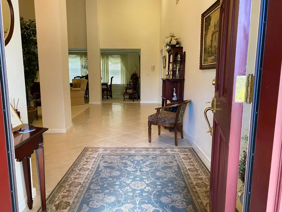 2401 Woodlake Cir, Lodi, CA 95242 - #2