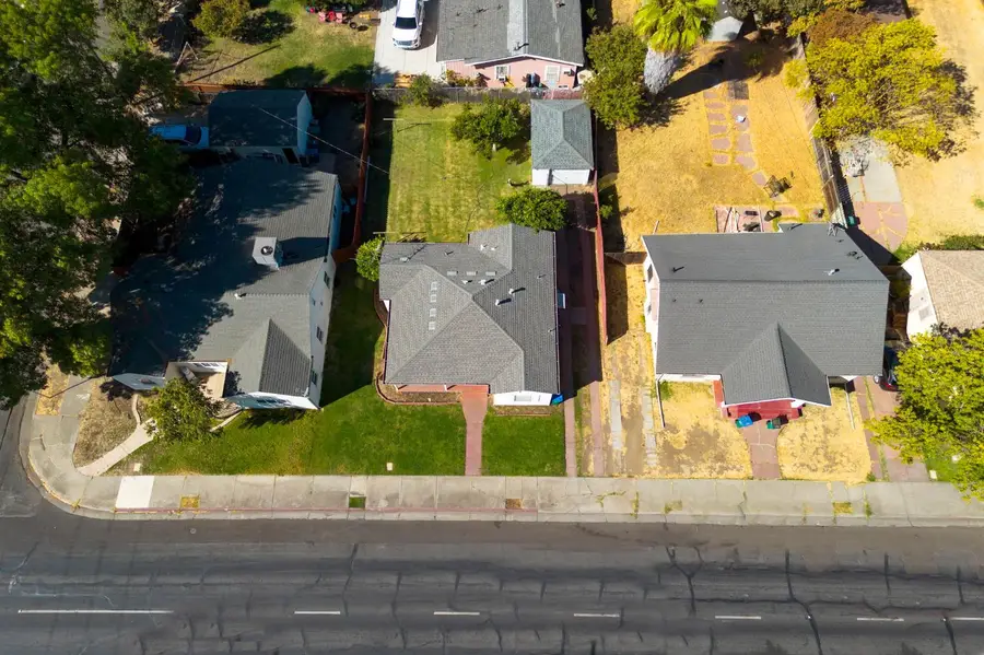 1211 N Airport Way, Stockton, CA 95205 - #3
