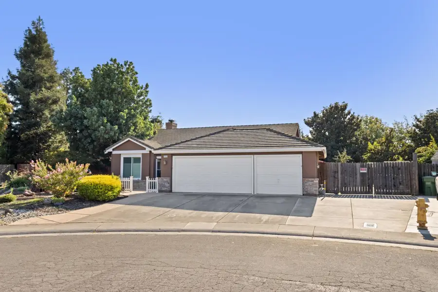 908 Courtenay Court, Galt, CA 95632 - #2