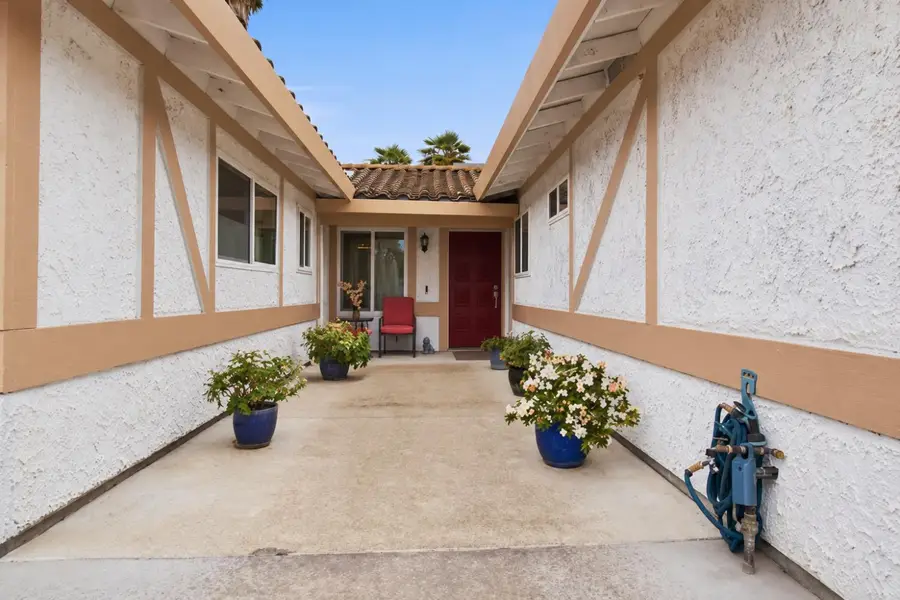 208 Ruth Court, Folsom, CA 95630 - #3
