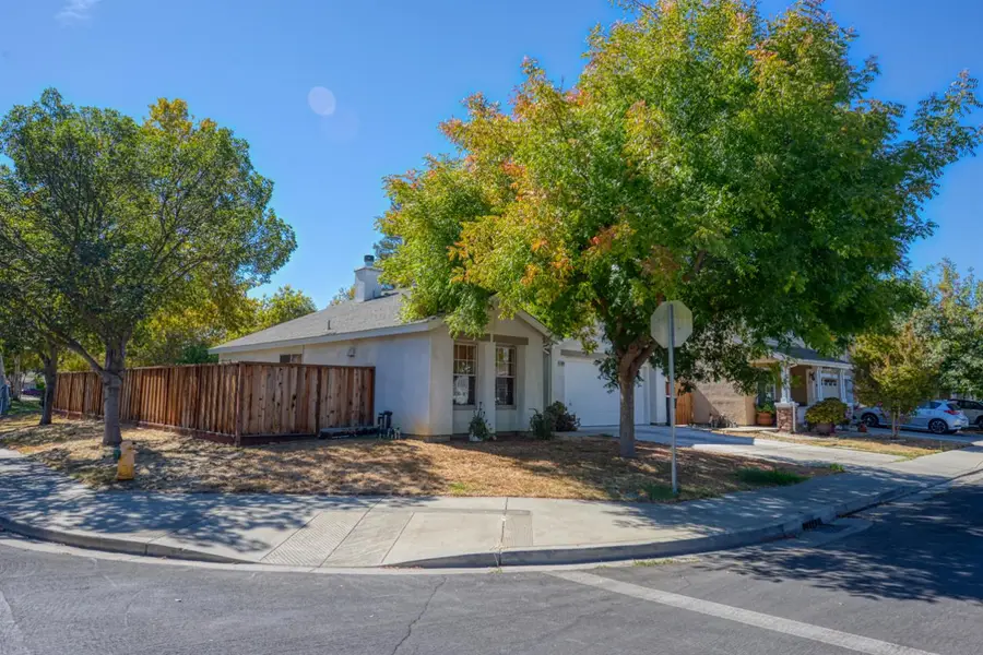 1010 Sparrow Hawk Lane, Patterson, CA 95363 - #3