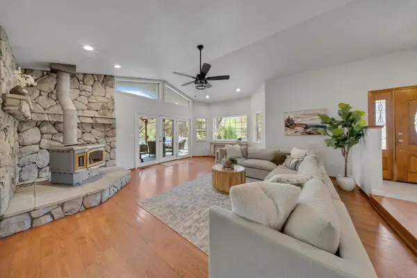 10563 Rim View Circle, Auburn, CA 95603