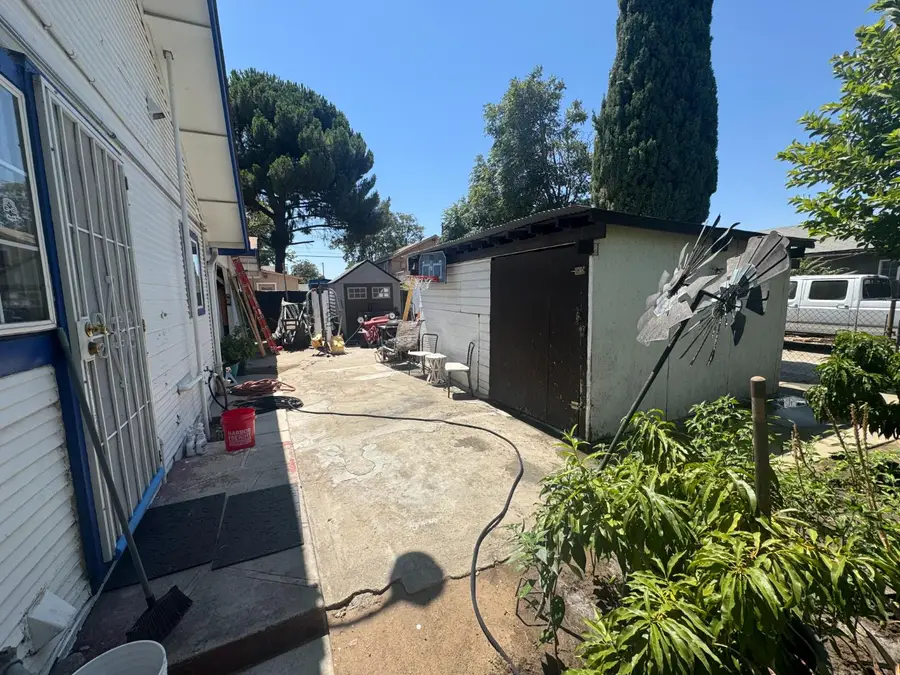 303 Locust Avenue, Manteca, CA 95337 - #3