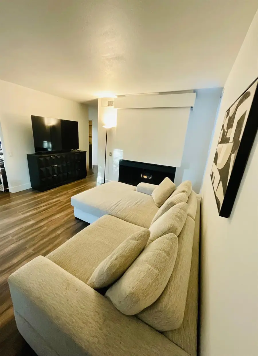 737 E Woodside Lane #9, Sacramento, CA 95825 - #2