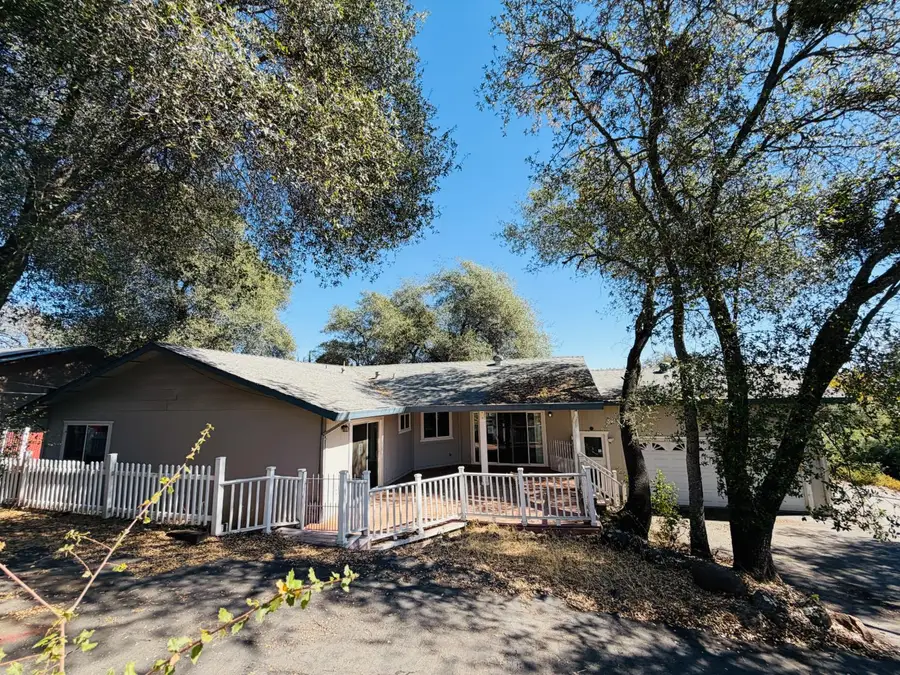 3718 Cambridge Road, Cameron Park, CA 95682 - #2