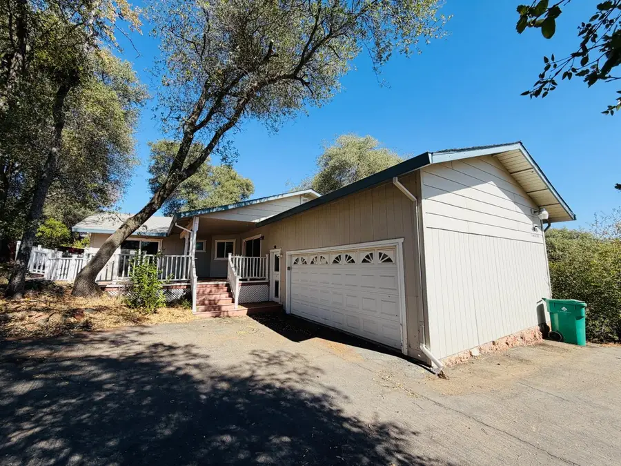 3718 Cambridge Road, Cameron Park, CA 95682 - #3