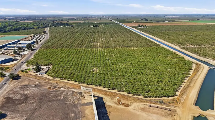 24895 E River Road, Escalon, CA 95320 - #2