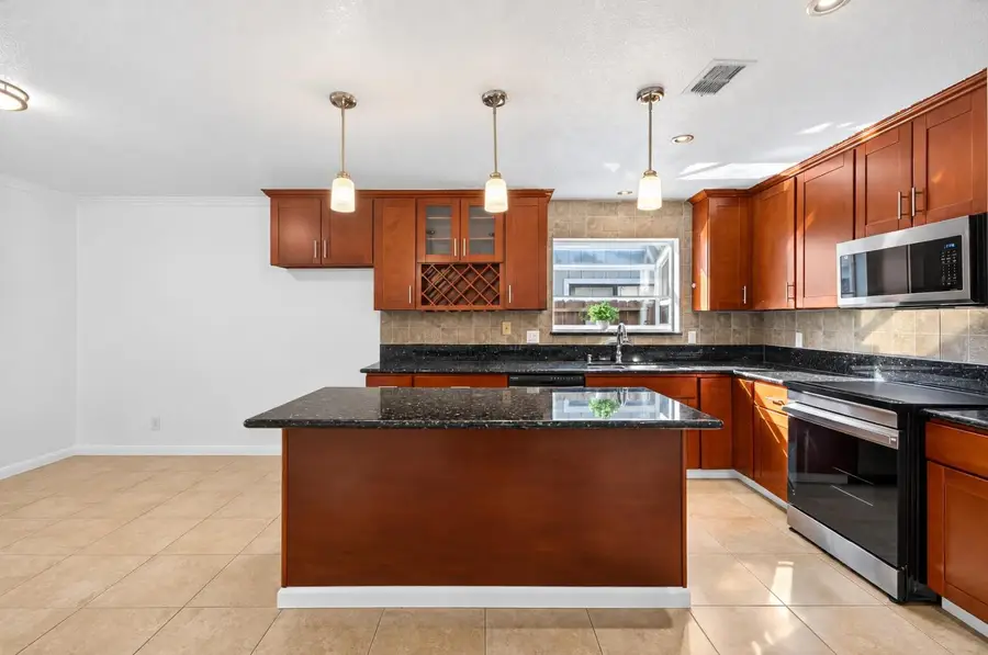 8684 Tiogawoods Drive, Sacramento, CA 95828 - #2