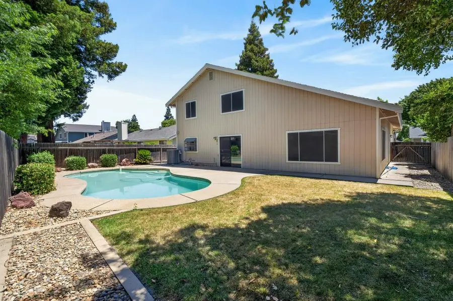7001 Fall Way, Elk Grove, CA 95758 - #2