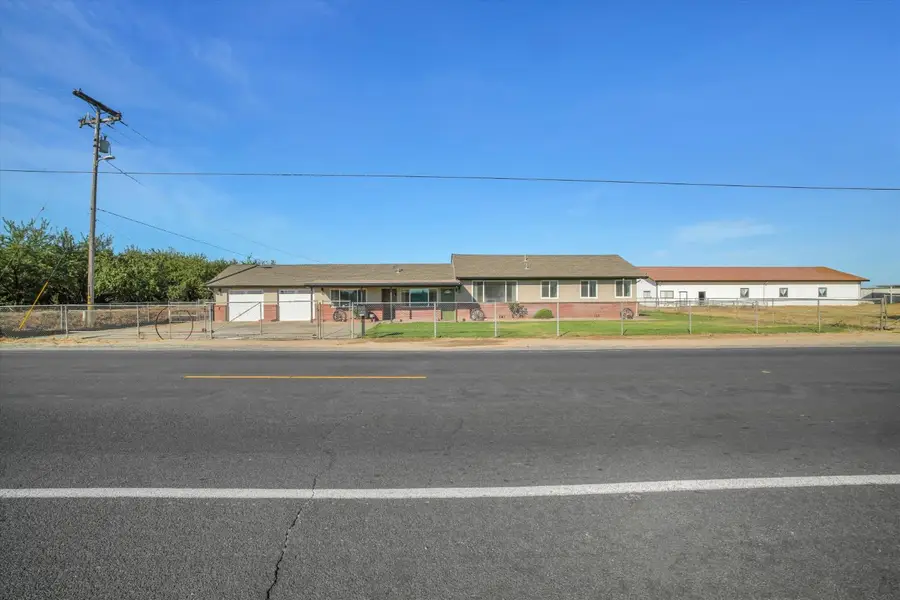 21913 S Airport Way, Manteca, CA 95337 - #2