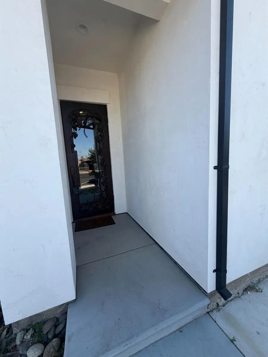 3716 Sierra St, Riverbank, CA 95367 - #2