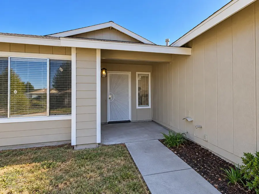 68 Monaghan Circle, Sacramento, CA 95823 - #2