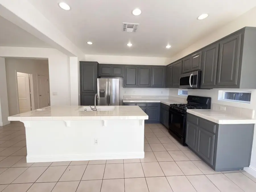 5536 Wilderness Loop, Linda, CA 95901 - #2