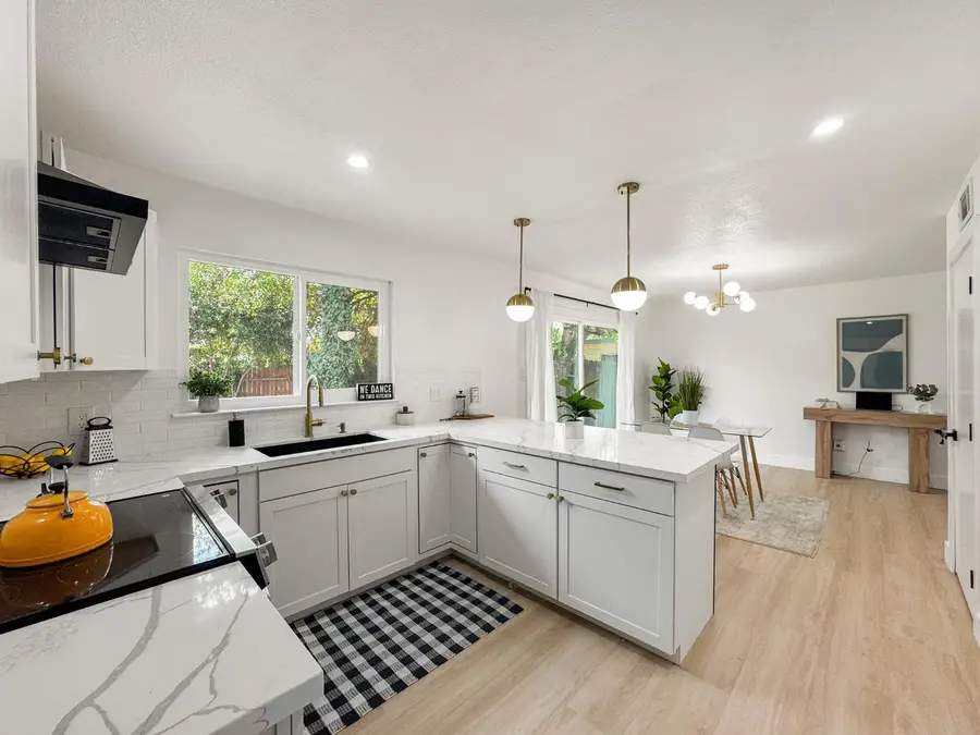 9162 Rundelay Way, Sacramento, CA 95826 - #2