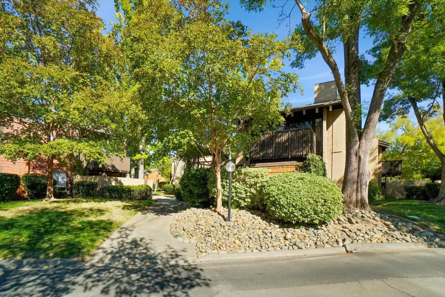 736 Woodside Lane East #1, Sacramento, CA 95825 - #2
