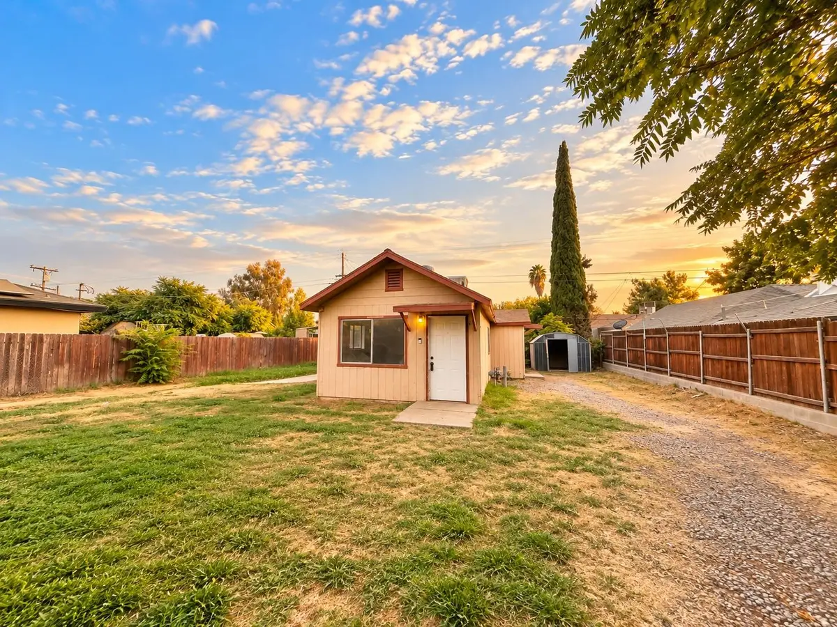 807 Castaic Avenue, Bakersfield, CA 93308 - #1