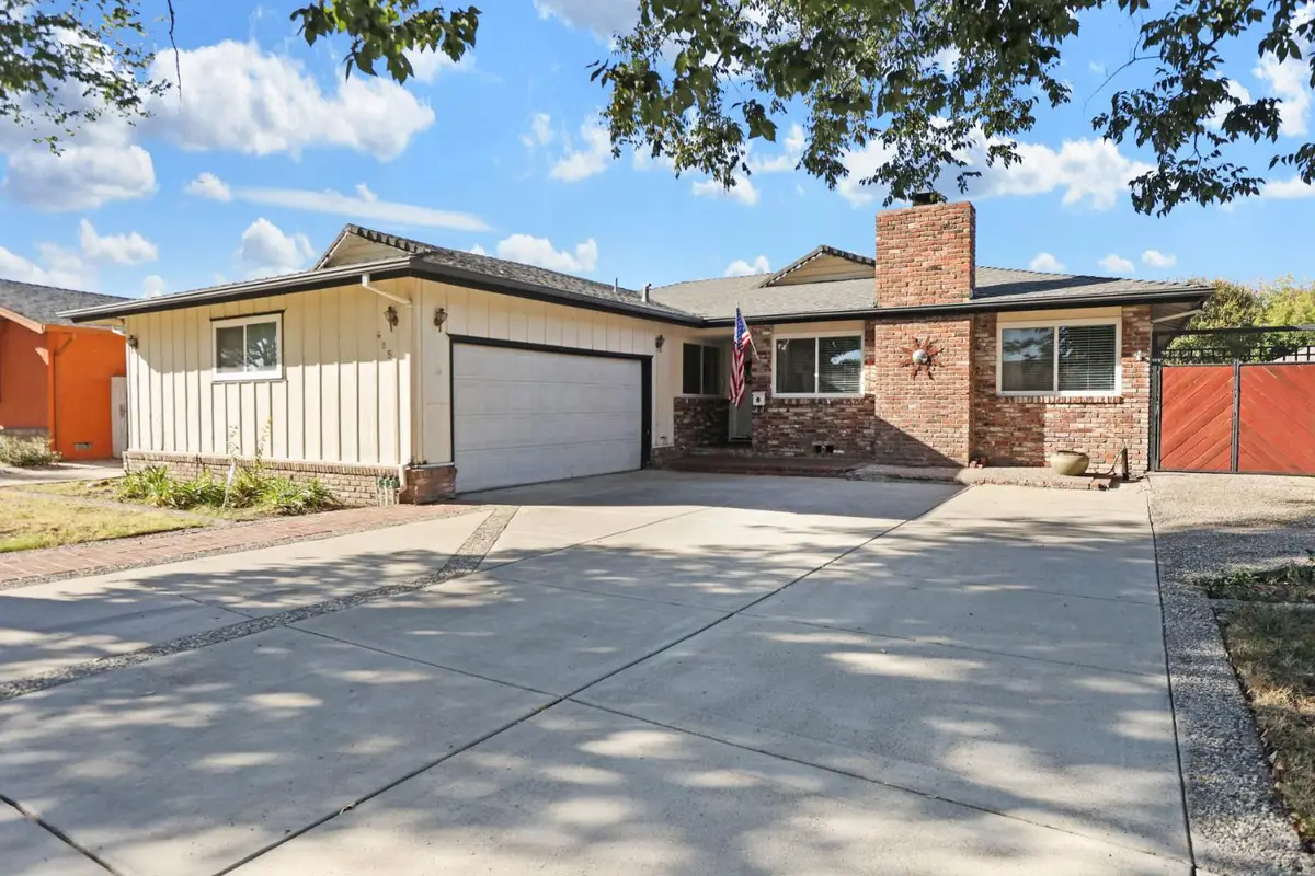 405 Leslie Avenue, Stockton, CA 95207 - #1