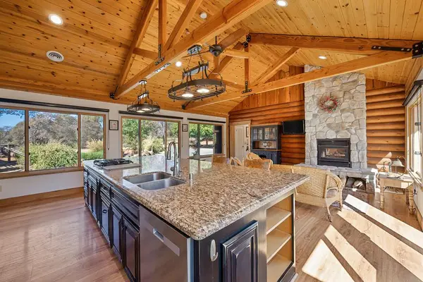 10415 Township Road, Browns Valley, CA 95918