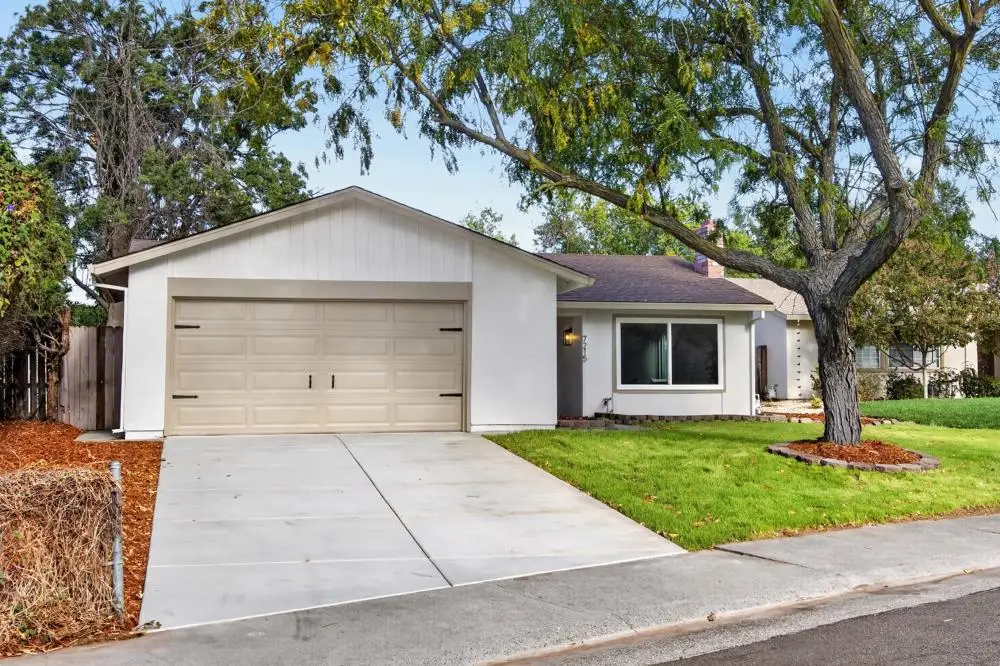 7215 Roca Way, Sacramento, CA 95842 - #1