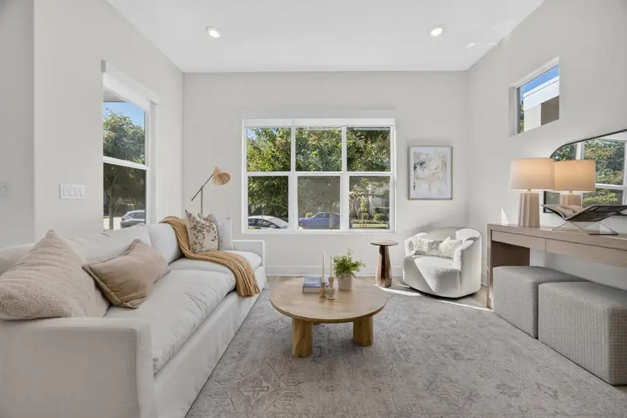 17 Fischbacher Street, Sacramento, CA 95816 - #3