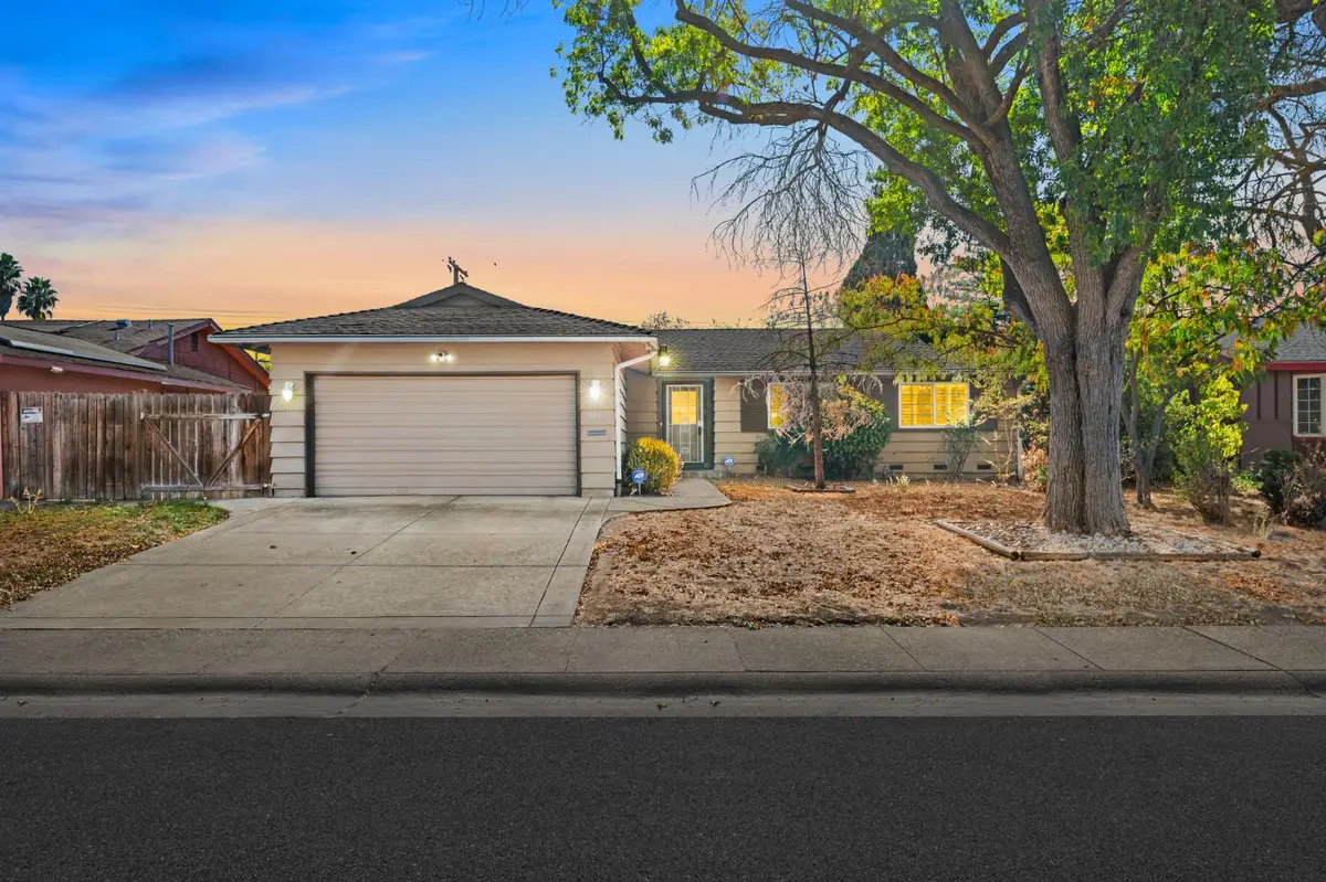 7019 Ursa Parkway, Sacramento, CA 95823 - #1