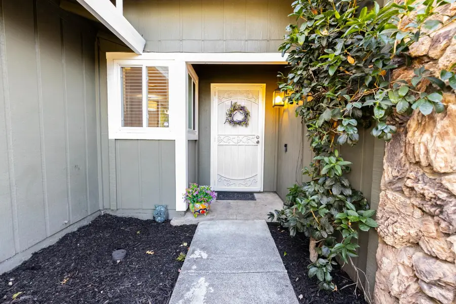 30 Lochness Court, Sacramento, CA 95826 - #3