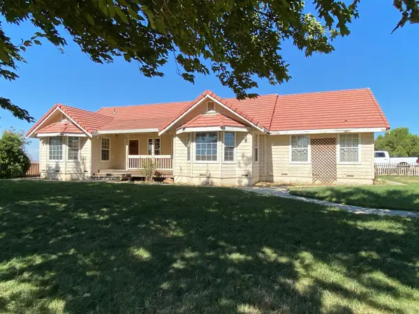 17998 Billy Wright Rd, Los Banos, CA 93635