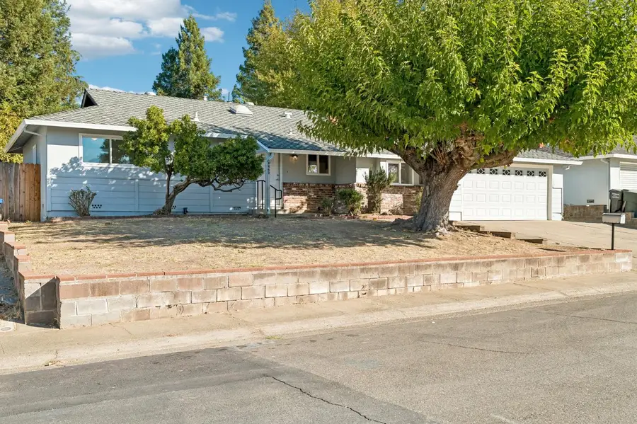 8863 Timm Avenue, Fair Oaks, CA 95628 - #2