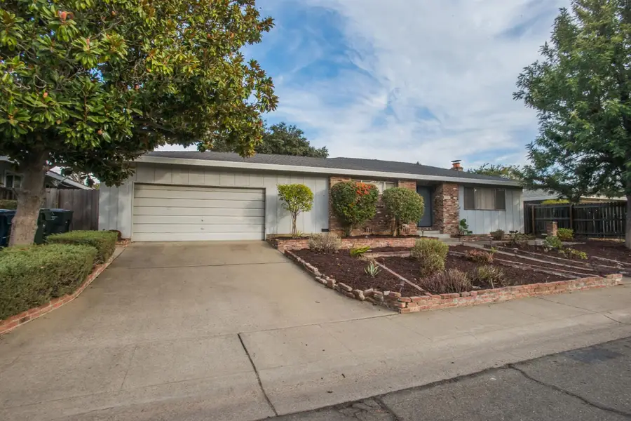 1124 Fay Circle, Sacramento, CA 95831 - #3