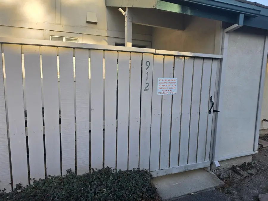 912 Roundtree Court, Sacramento, CA 95831 - #2