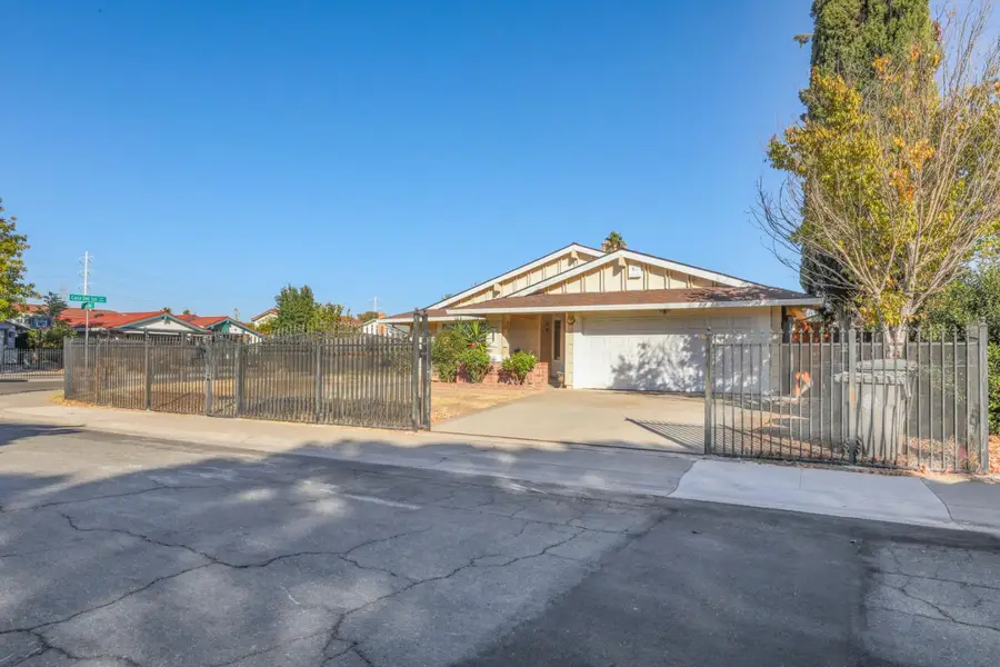 1 Rancho Torre Court, Sacramento, CA 95828 - #3