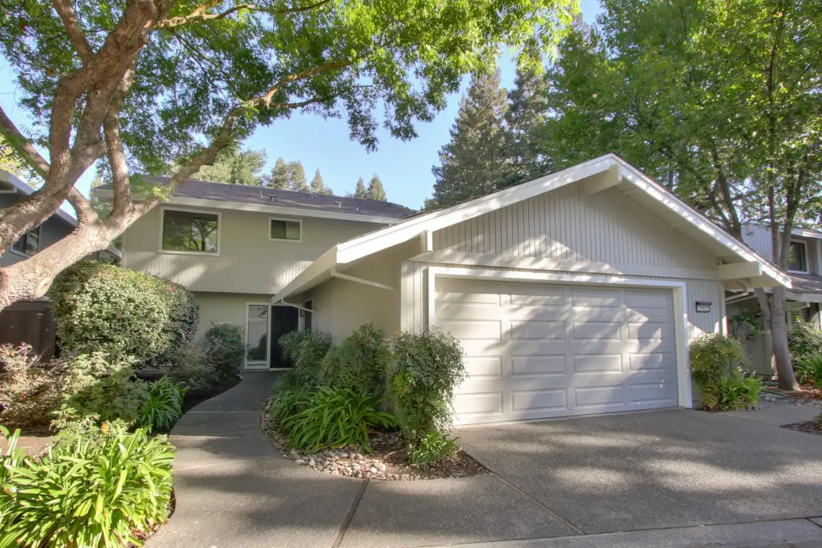 2042 University Park Drive, Sacramento, CA 95825 - #1