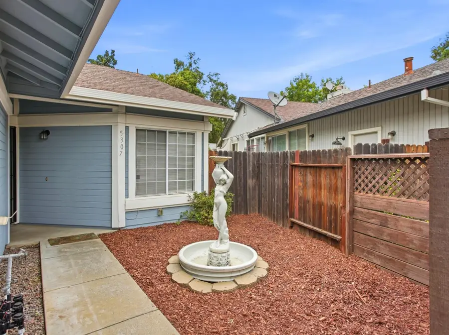 5307 Blue Sapphire Court, Elk Grove, CA 95758 - #2