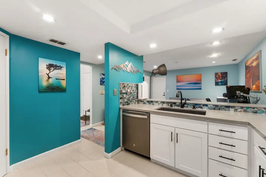 2066 University Park Drive, Sacramento, CA 95825 - #3