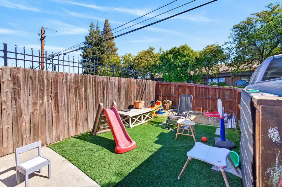 4057 New York Avenue, Fair Oaks, CA 95628 - #3