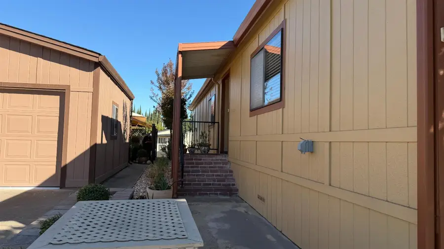 166 Hanford Way, Roseville, CA 95678 - #2