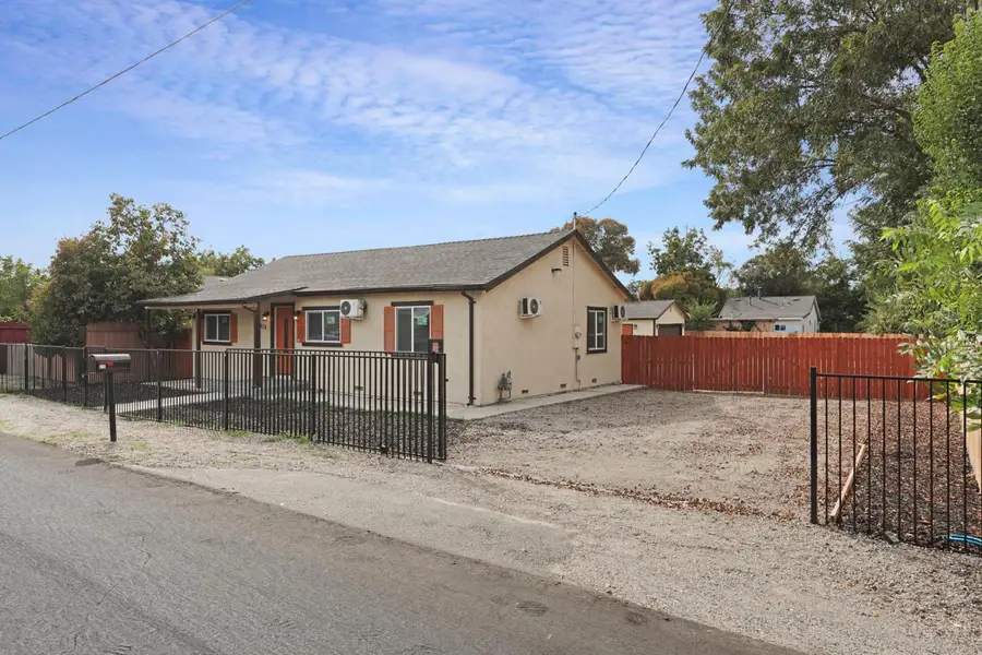 815 S Carroll Avenue, Stockton, CA 95215 - #2