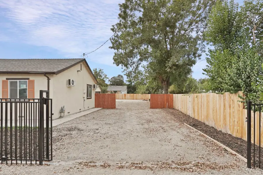 815 S Carroll Avenue, Stockton, CA 95215 - #3