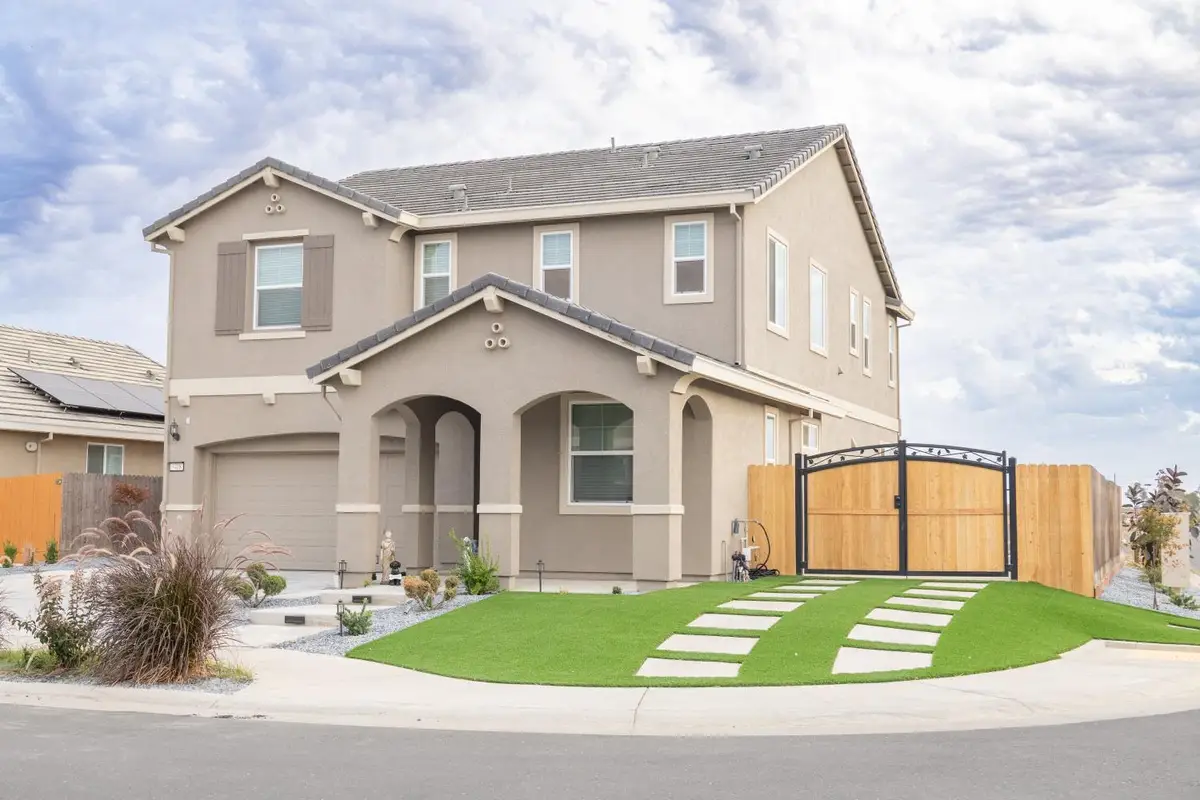 9408 Del Seis Drive, Sacramento, CA 95829 - #1