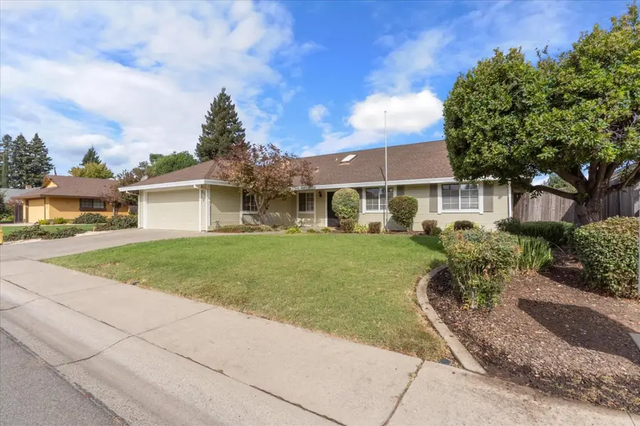 957 North Point, Yuba City, CA 95991 - #2