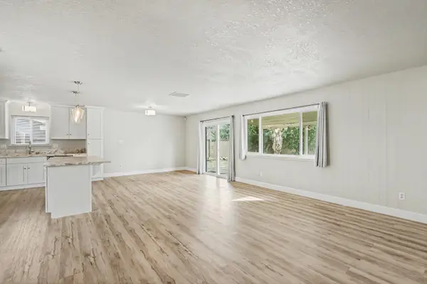 9062 Salmon Falls Drive, Sacramento, CA 95826