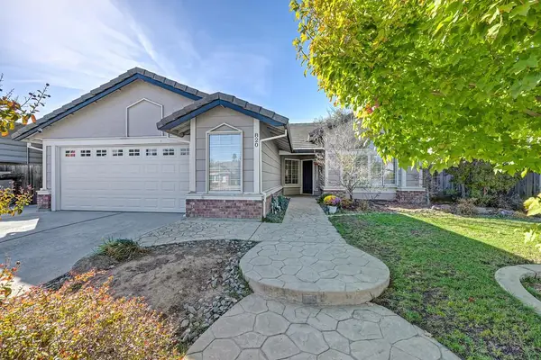 820 Vintage Oak Ave., Galt, CA 95632
