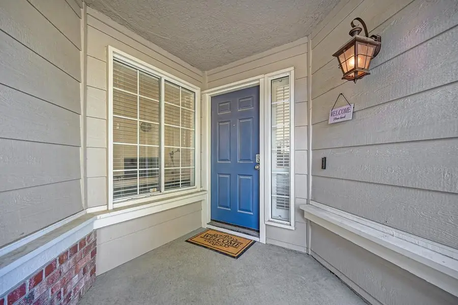 820 Vintage Oak Ave., Galt, CA 95632 - #3