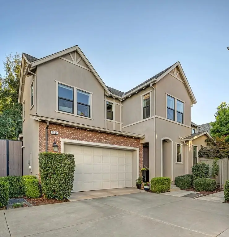 3204 Dullanty, Sacramento, CA 95816 - #3